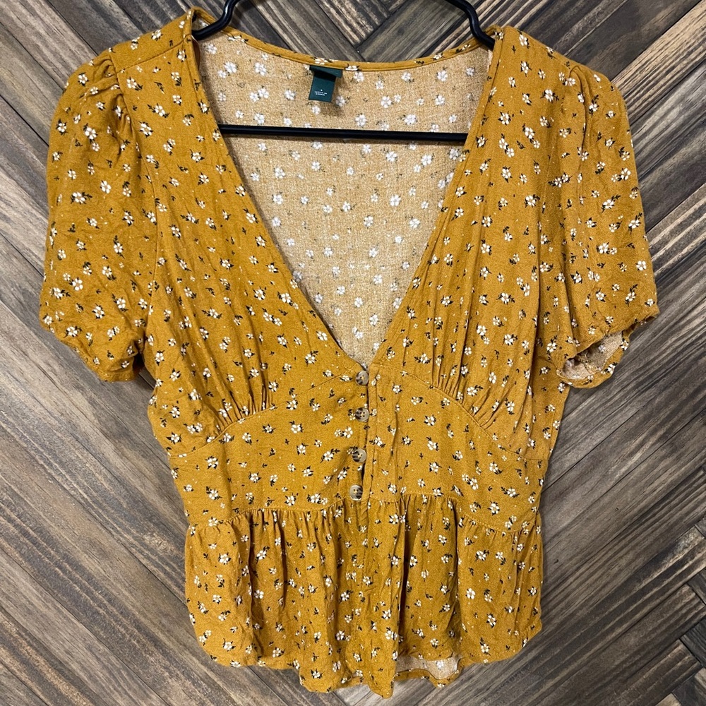 Women’s size:small wild fable yellow blouse